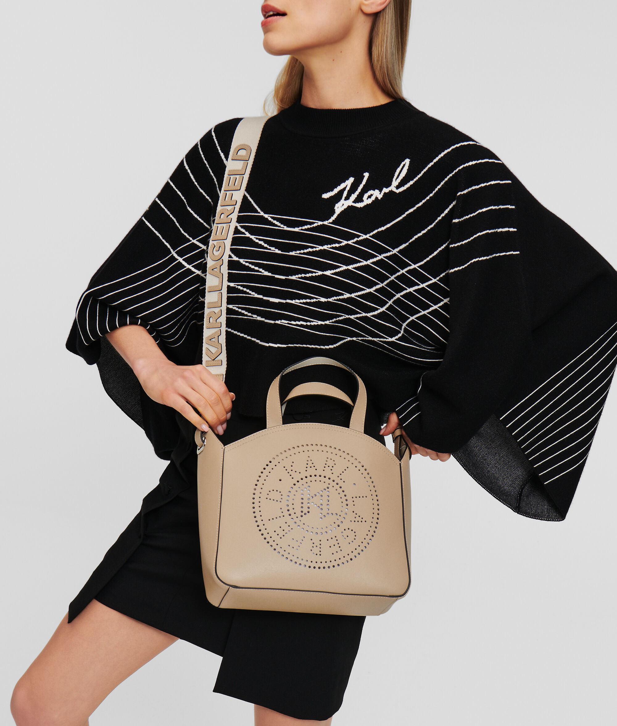 (image for) Fragrant K/Circle Perforated Small Tote Bag